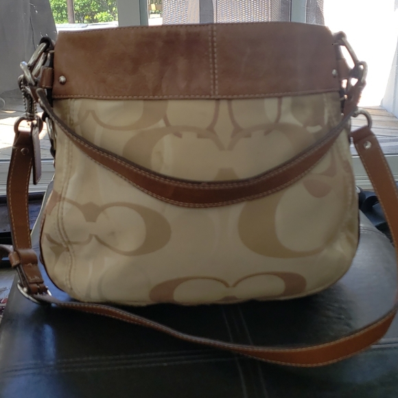 Coach Handbag - Picture 2 of 4